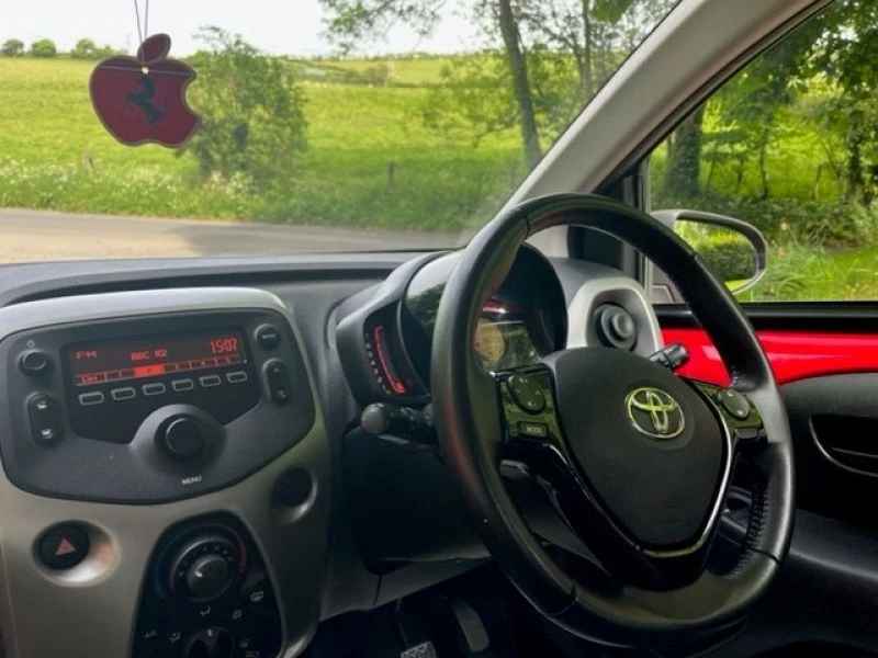 Toyota Aygo VVT-I X-PLAY 5-Door 2015