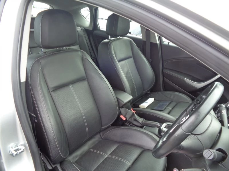 Vauxhall Astra 2.0 AUTOMATIC ELITE CDTI 5-Door 2012