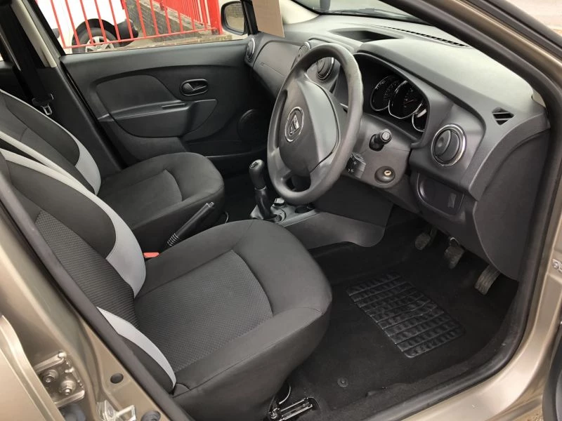 Dacia Sandero 1.2 16V Ambiance 5dr 2015