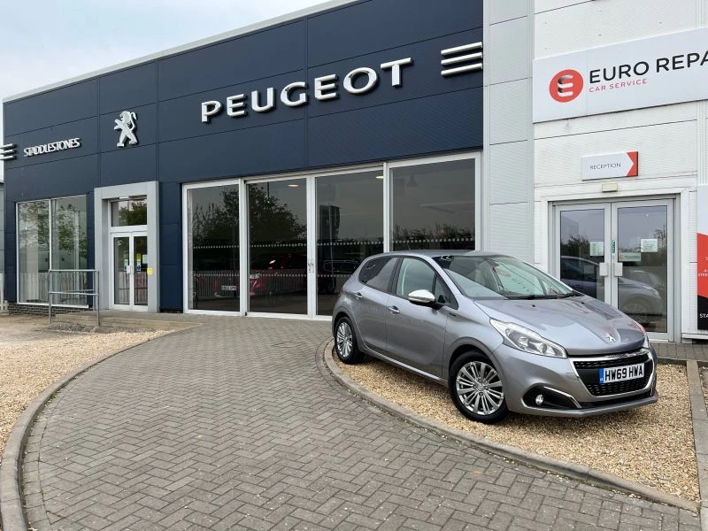 Peugeot 208 Signature 1.2 PureTech 82 5dr 2019