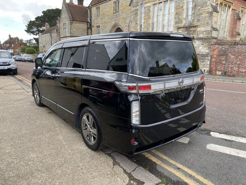 Nissan Elgrand 2.5 Rider 7 seater Automatic 2010