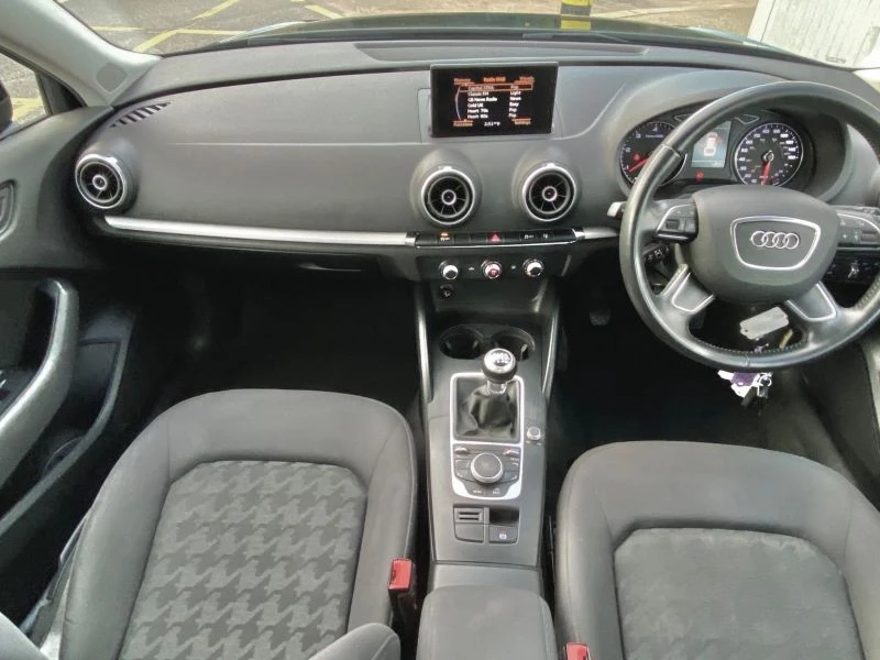 Audi A3 2.0 TDI SE Technik 5dr 2015