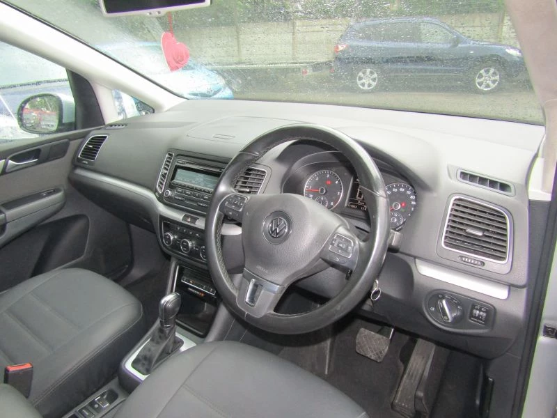 Volkswagen Sharan SE TDI DSG 5-Door 2014