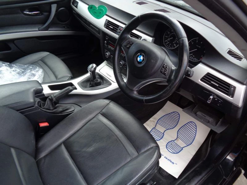 BMW 3 Series 320I SE 2-Door 2011