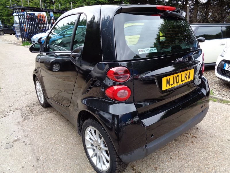 Smart ForTwo Coupe PASSION CDI 2-Door 2010