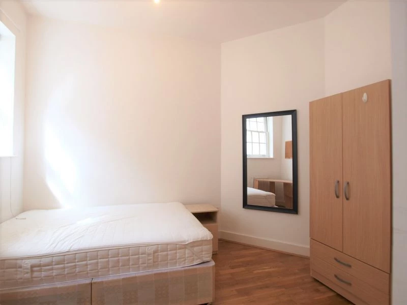 2 bedrooms flat, 37 Flat A Kings Terrace Camden London