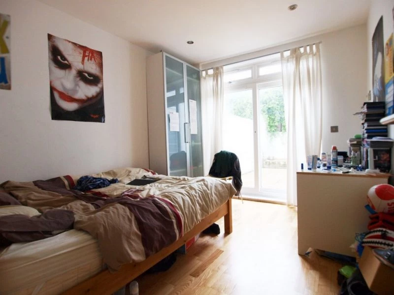 3 bedrooms flat, 452a Flat 2 Hornsey Road Islington London