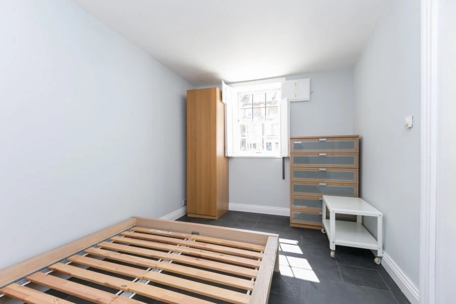 5 bedrooms flat, 23 Flat 1 Hanley Road Finsbury Park London
