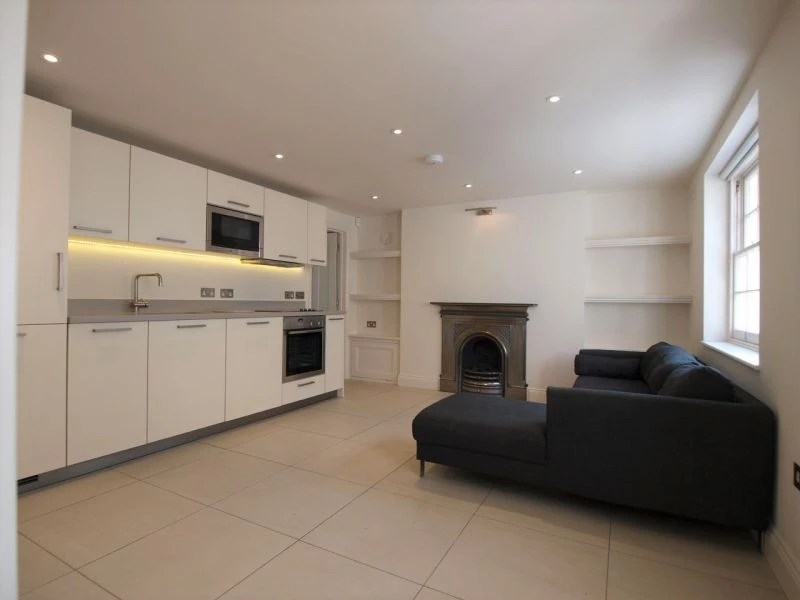 1 bedroom flat, 90 Flat A Amwell Street Islington London