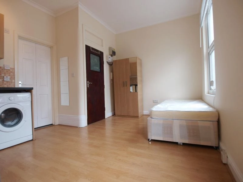 1 bedroom flat, 49 Flat C Newington Green Newington Green London