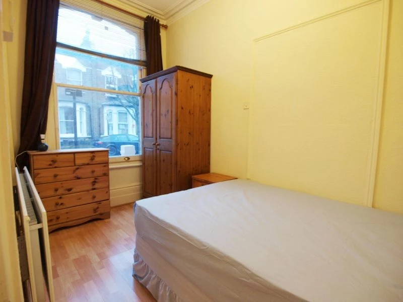 1 bedroom flat, 2a Wedmore Gardens Archway London