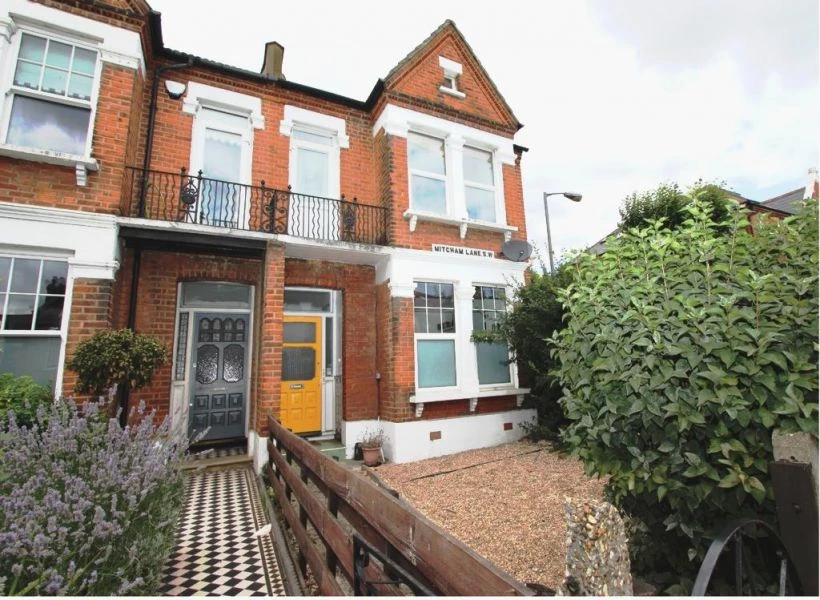 2 bedrooms maisonette, 240a Mitcham Lane Tooting London