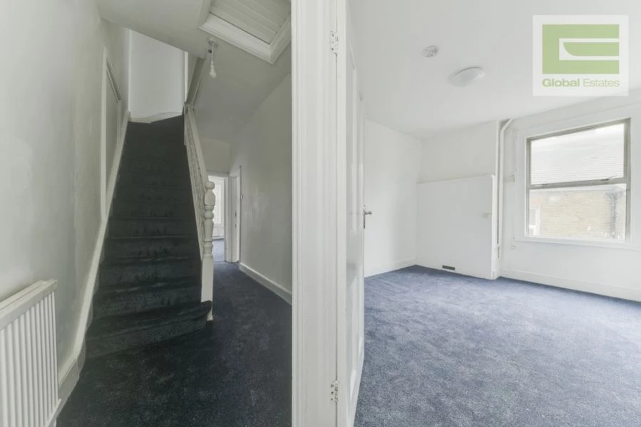 4 bedrooms flat, 239 Mitcham Road Tooting London