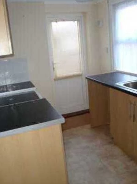 2 bedrooms house, 22 Waghorn Street Chatham Kent
