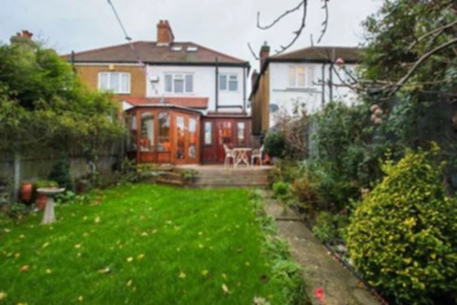 3 bedrooms house, 24 Brooklyn Road South Norwood London