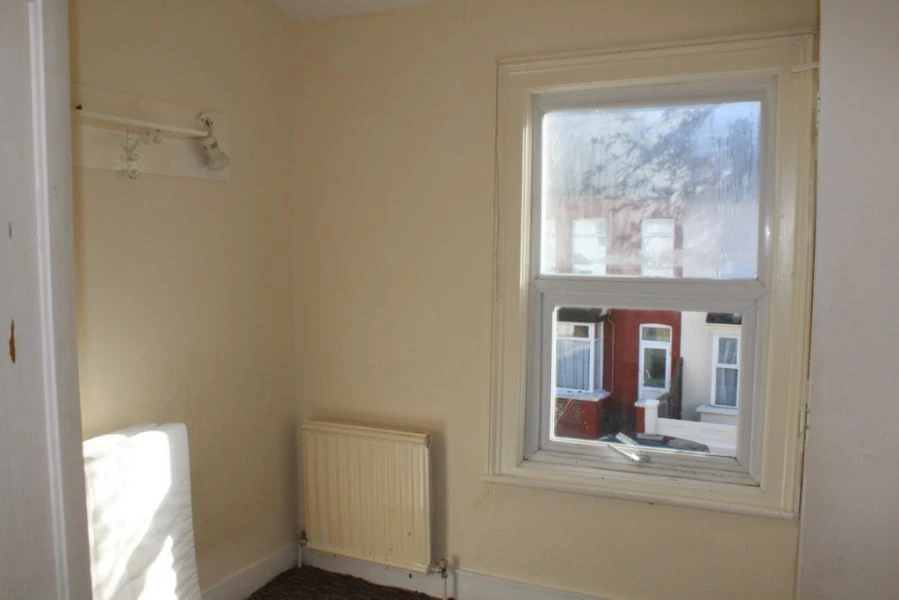 2 bedrooms maisonette, 26a Werndee Road South Norwood London