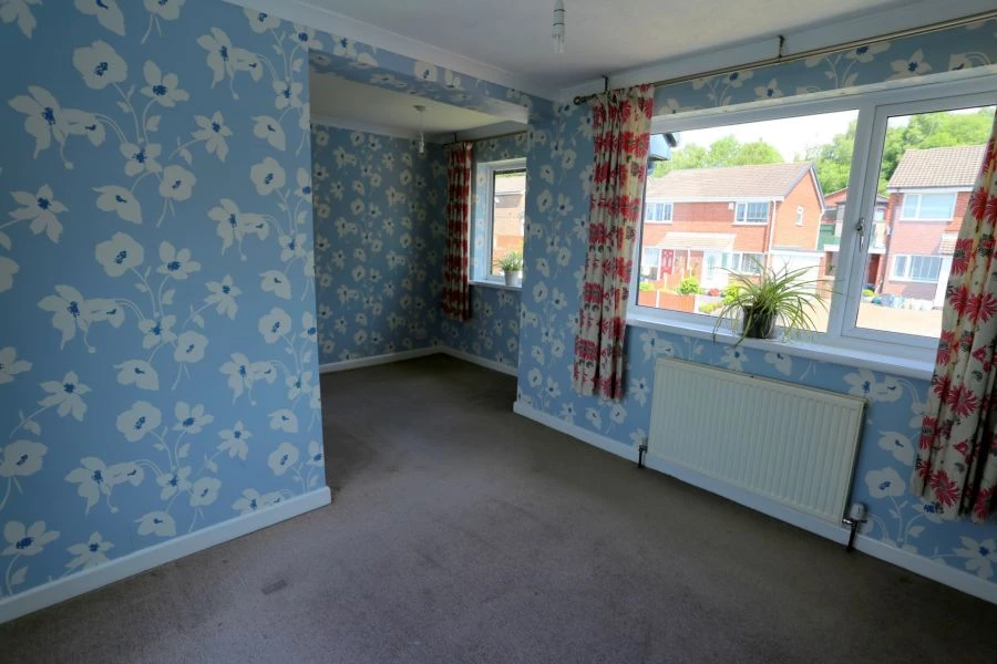 3 bedrooms semi detached, 33 Linacre Way Weston Coyney Stoke-On-Trent