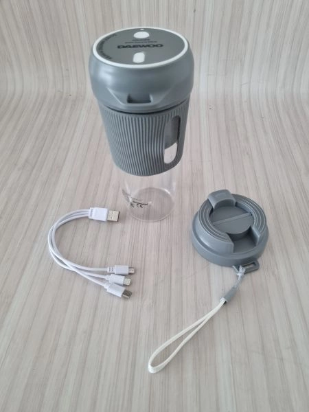 Daewoo rechargeable portable blender
