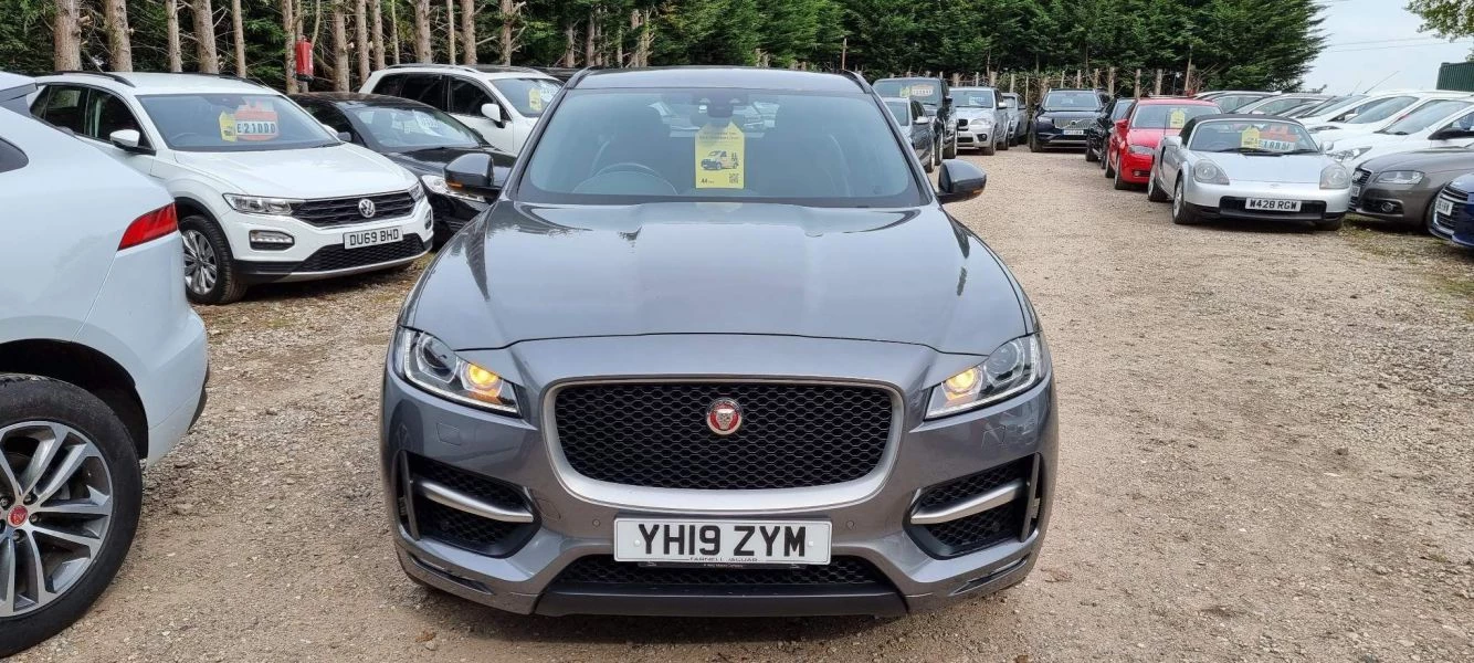 Jaguar F-Pace R-SPORT AWD 5-Door 2019