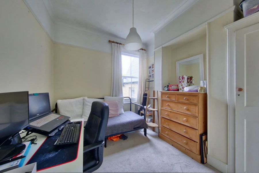 2 bedrooms flat, 1a Denton Street London