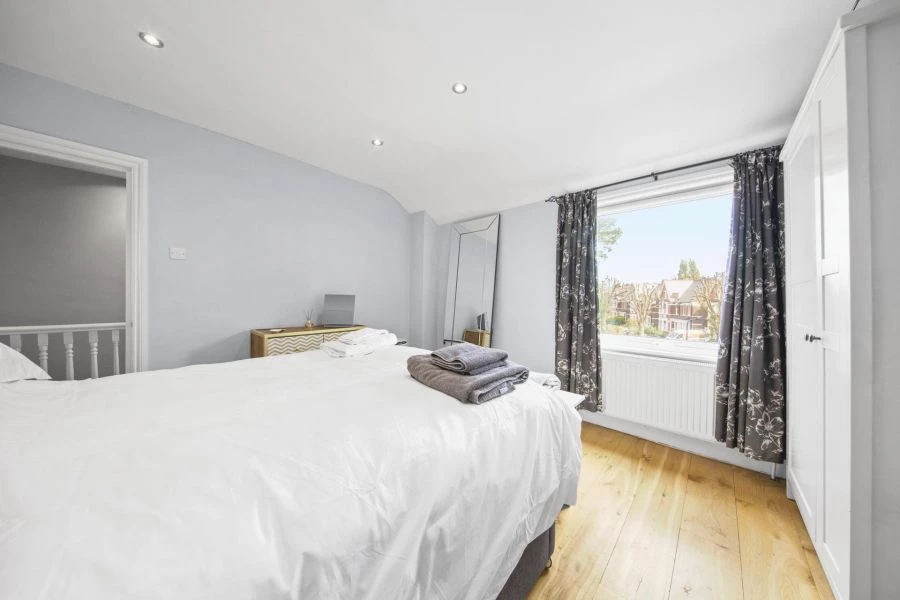 1 bedroom flat, 99 Top Floor Flat-C Chichele Road Willesden Green London