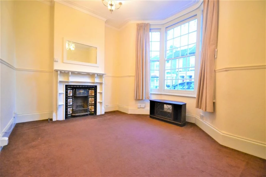 2 bedrooms house, 3 Horace Road Forest Gate London