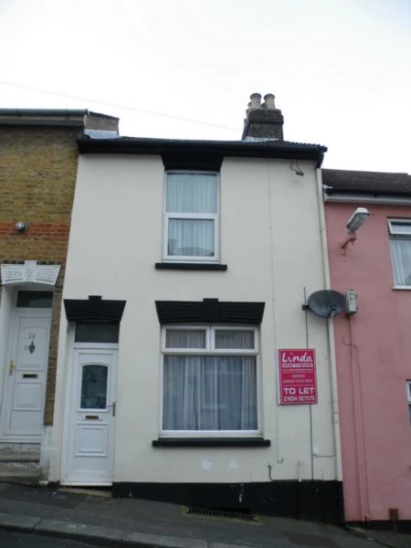 2 bedrooms house, 22 Waghorn Street Chatham Kent