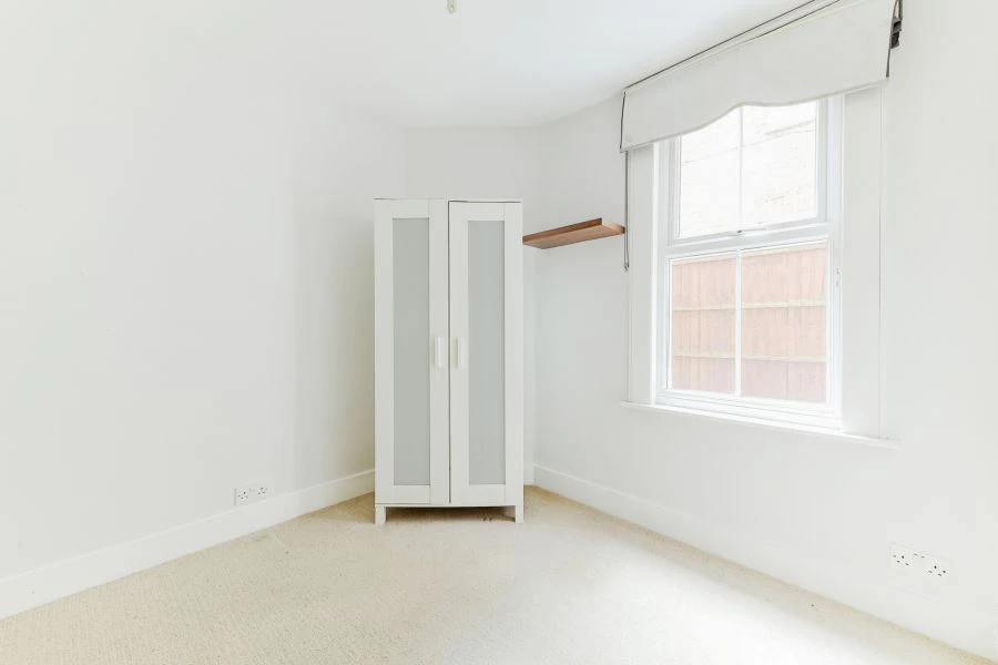 2 bedrooms flat, 66 College Road Colliers Wood London