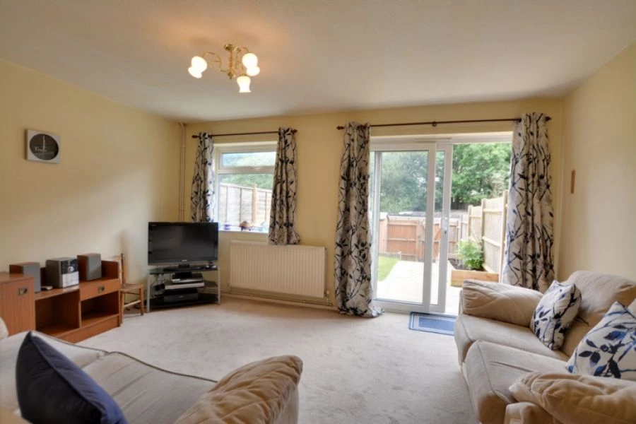 3 bedrooms terraced, 27 Wellington Close Pound Hill Crawley West Sussex