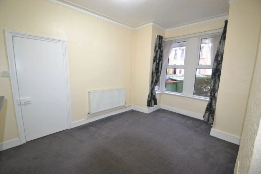 3 bedrooms house, 20 Bristol Rd Forest Gate London