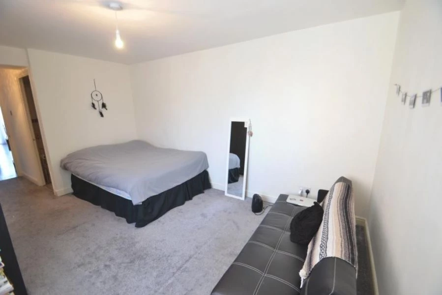 2 bedrooms flat, 63 Felixstowe Court Beckton / Gallions Reach London