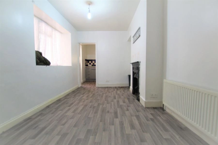 4 bedrooms house, 4 Strode Road Forest Gate London