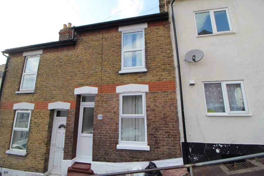 2 bedrooms terraced, 19 Whitehorse Hill Chatham Chatham Kent