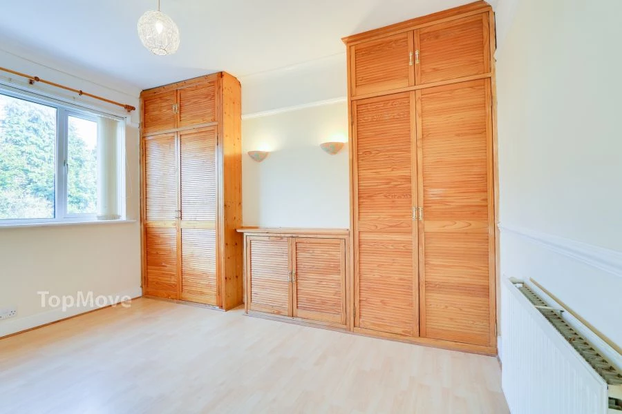 4 bedrooms semi detached, 44 Falklands Park Avenue South Norwood Surrey