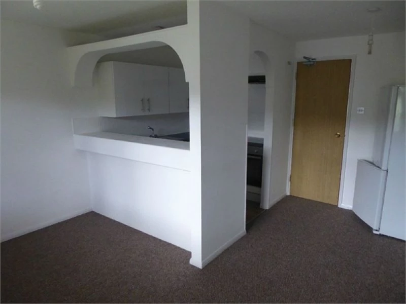1 bedroom flat, 31 Brockelsby Road South Norwood London