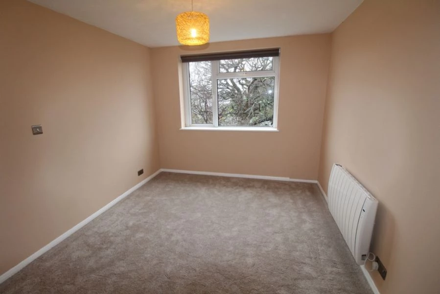 1 bedroom flat, 36 First Floor Flat South Norwood Hill South Norwood London