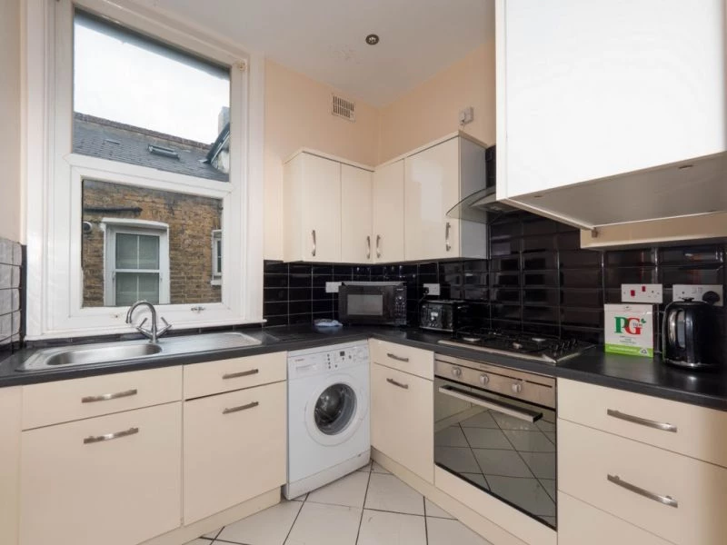 5 bedrooms house, 38a Whitworth Road South Norwood London