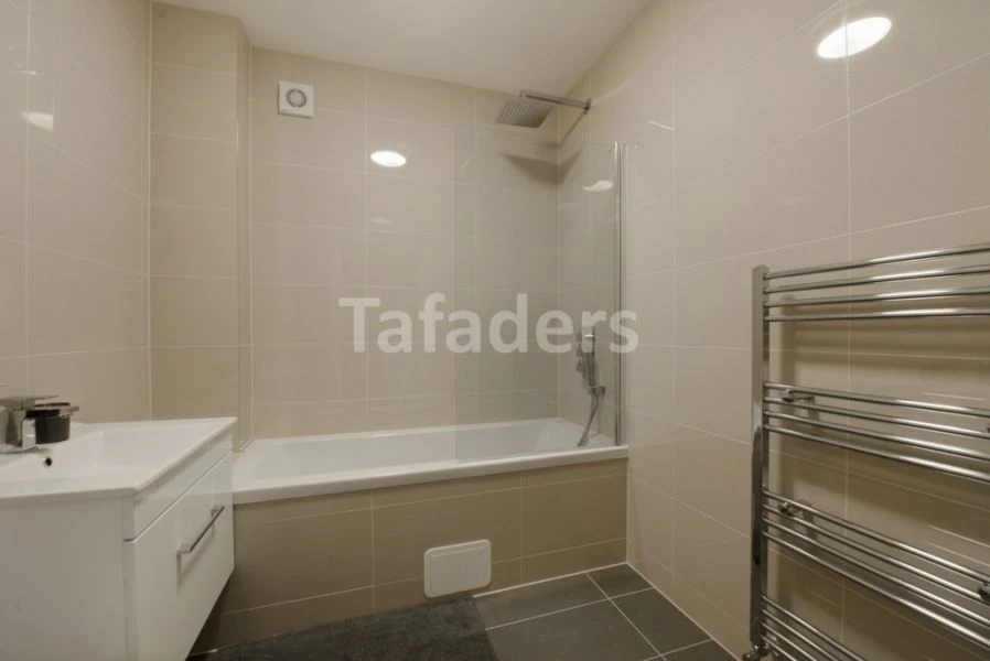 2 bedrooms flat, 57 15 Highland Court, Cudworth Street Bethnal Green London