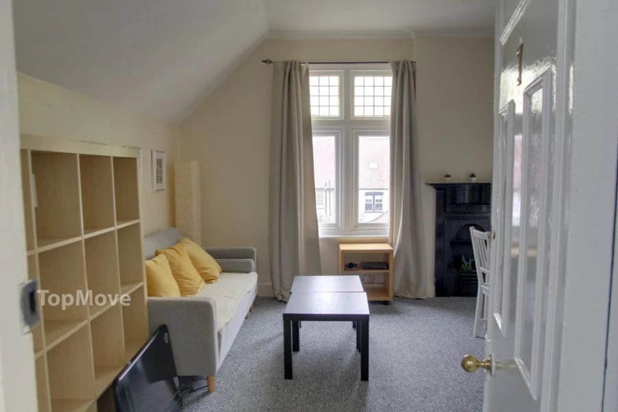1 bedroom flat, 8 Flat 7 Warham Croydon Surrey