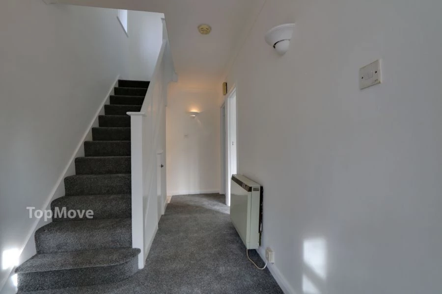 3 bedrooms semi detached, 109 Violet Lane Croydon Surrey