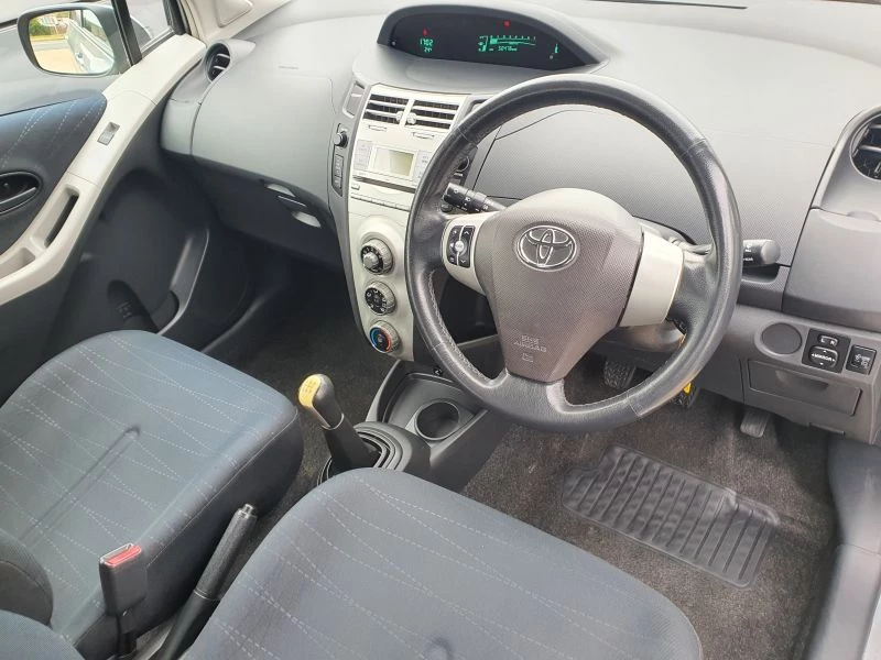 Toyota Yaris 1.0 T3 5-Door *LOW MILEAGE* &*LOCALLY OWNED* 2006