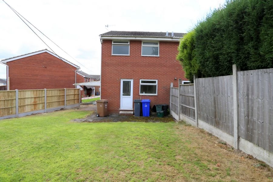 2 bedrooms semi detached, 15 Oldway Place Sandford Hill Stoke on Trent