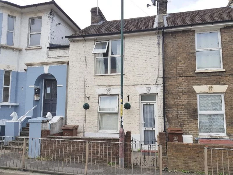2 bedrooms terraced, 348 Luton Road Chatham Chatham Kent