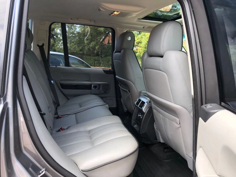 Land Rover Range Rover TDV8 VOGUE 5-Door 2010