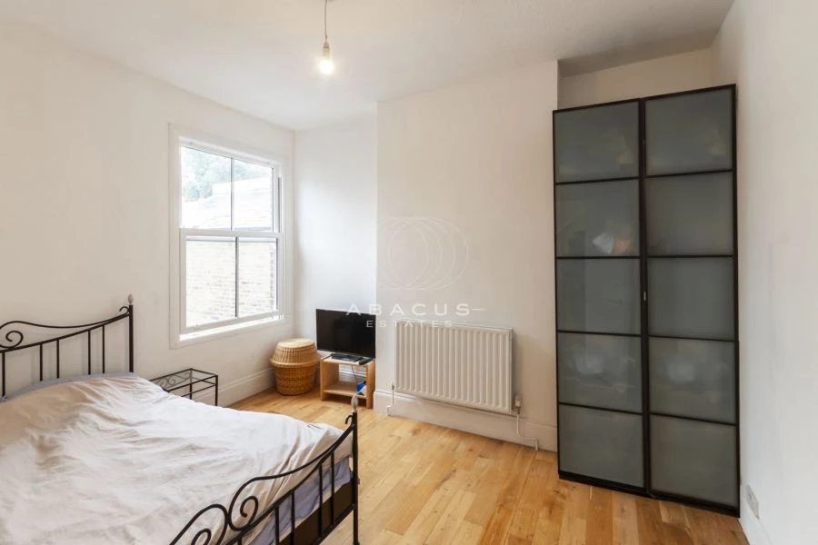 2 bedrooms flat, 24b Lynton Road Queens Park London