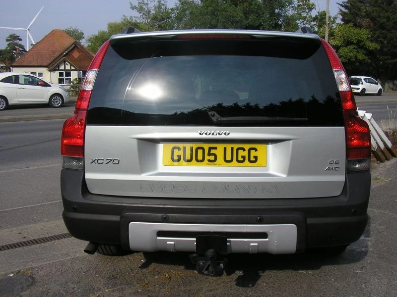 Volvo XC70 2.4 D5 SE Lux 5dr Geartronic 2005