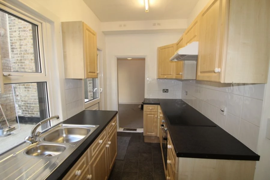 3 bedrooms house, 6 St Dunstans Road South Norwood London