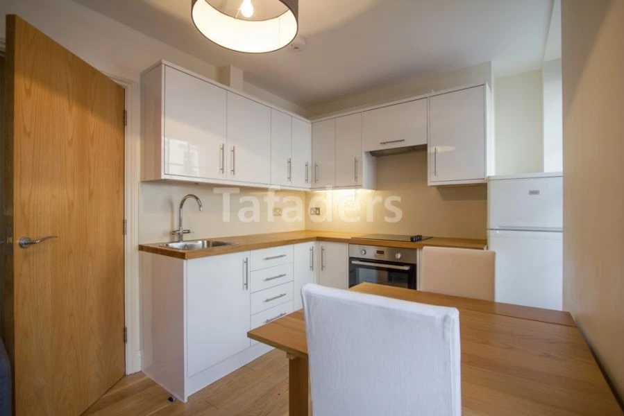 1 bedroom flat, 245 2 Shaftesbury Avenue West End London