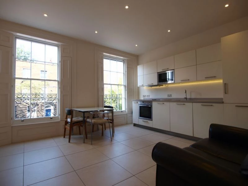 1 bedroom flat, 88 Flat 3 Amwell Street Islington London