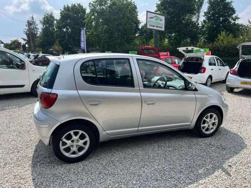 Toyota Yaris 1.3 VVT-i Colour Collection 5dr 2005